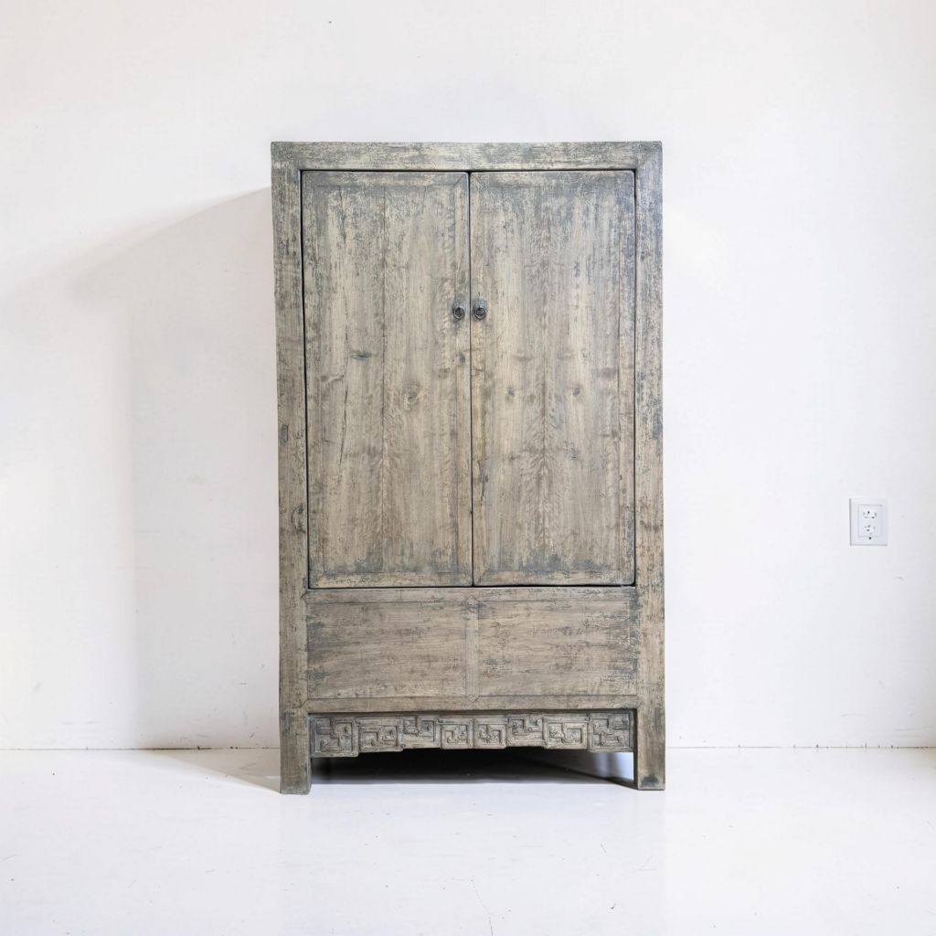 Kast 2-drs noten 117x55x197